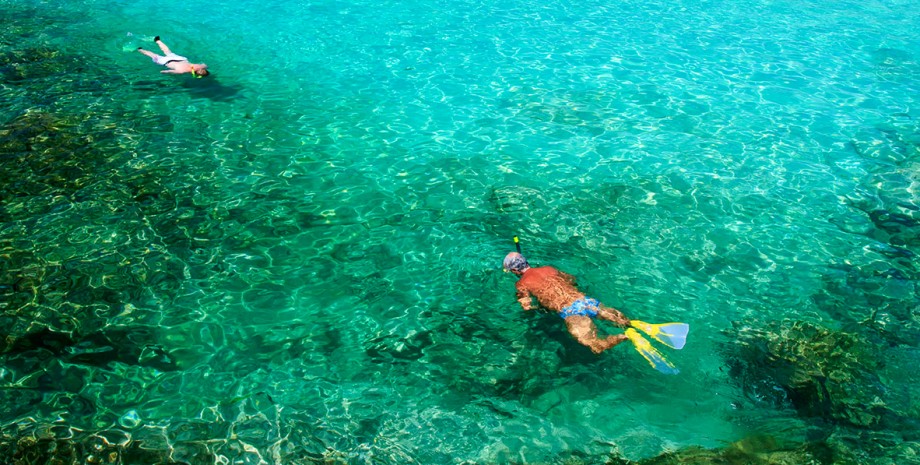 Snorkeling sur l’île de Racha