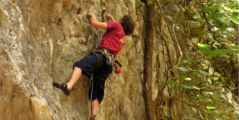 Rock climbing in Vang Vieng