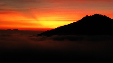 Lever de soleil sur le Mont Batur
